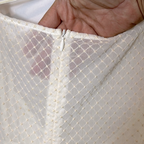 BB Dakota Size XS Crème Colored 2 Piece Dress Zippered Back Scallop hem - Picture 5 of 7